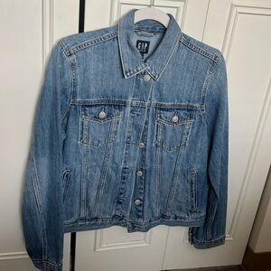Size M GAP denim jean jacket